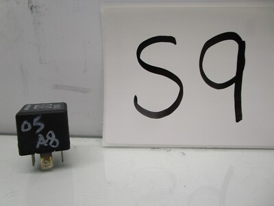 04-10 AUDI A8 QUATTRO MULTIFUNCTION RELAY FUSE OEM