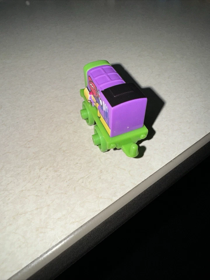 Mattel Thomas & Friends Minis Paxton Alien Form# Foto 4 de 4