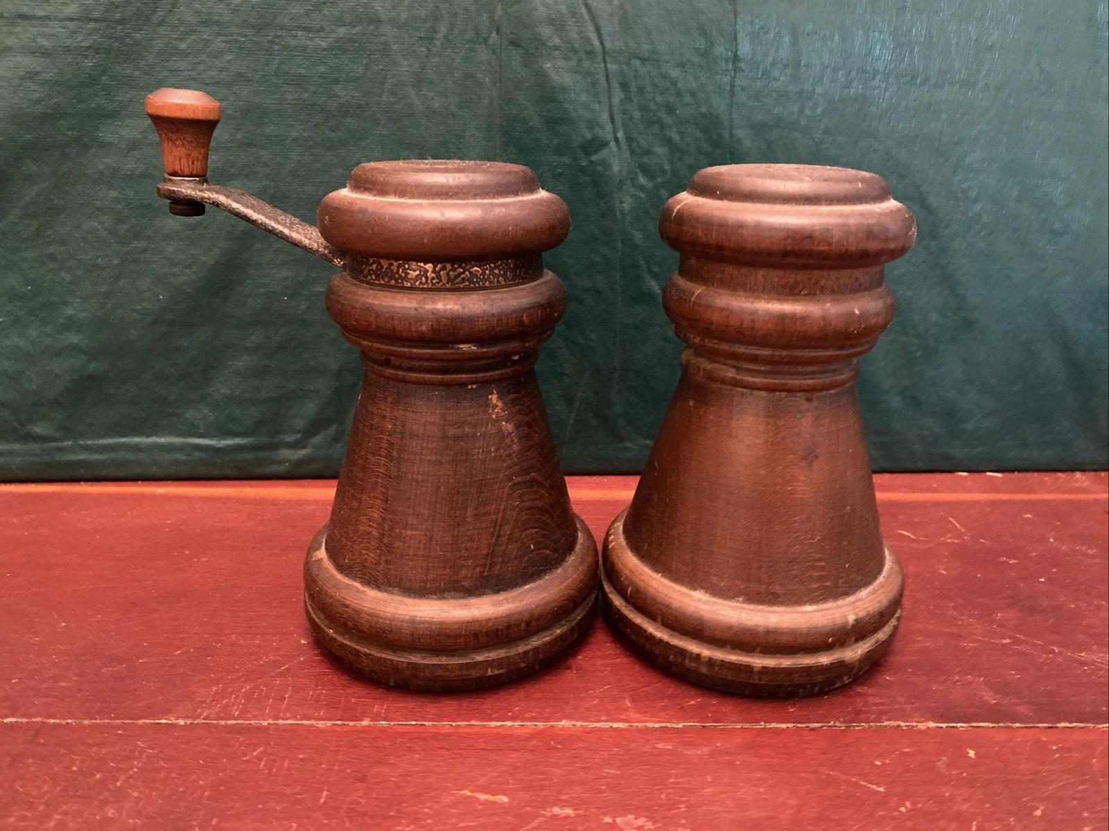 Vintage Mr. Dudley Salt & Pepper Mill Grinders Wood Brown Crank Grinder USA 4.5”