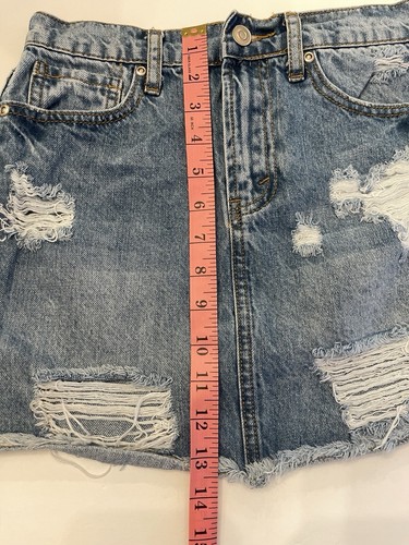 Forever 21 Contemporary Cutoff Denim Skirt Raw Hem Size 25 Distressed Style - Picture 4 of 5