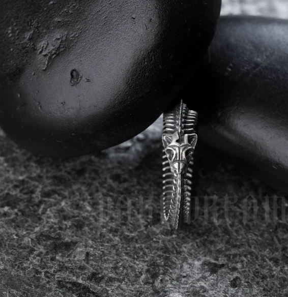 Antiguo Anillo Ouroboros Infinito Hueso de Serpiente Plata de Ley 925 Ajustable Único Foto 2 de 4