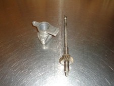 Datsun 240z Distributor Stand Base W Oil Pump Drive Gear Shaft