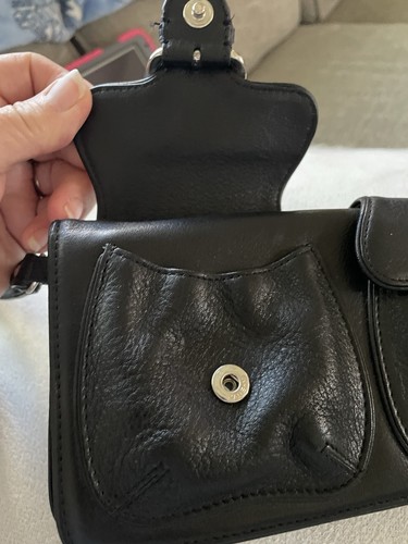 Cole Haan Alexa black Leather Wristlet Multiple Pockets Embossed Logo 4.5 X 8.5 - Picture 3 of 9