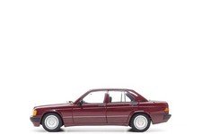 AUTOart 1:18 Mercedes-Benz 190E 2.0 in Barolo Red