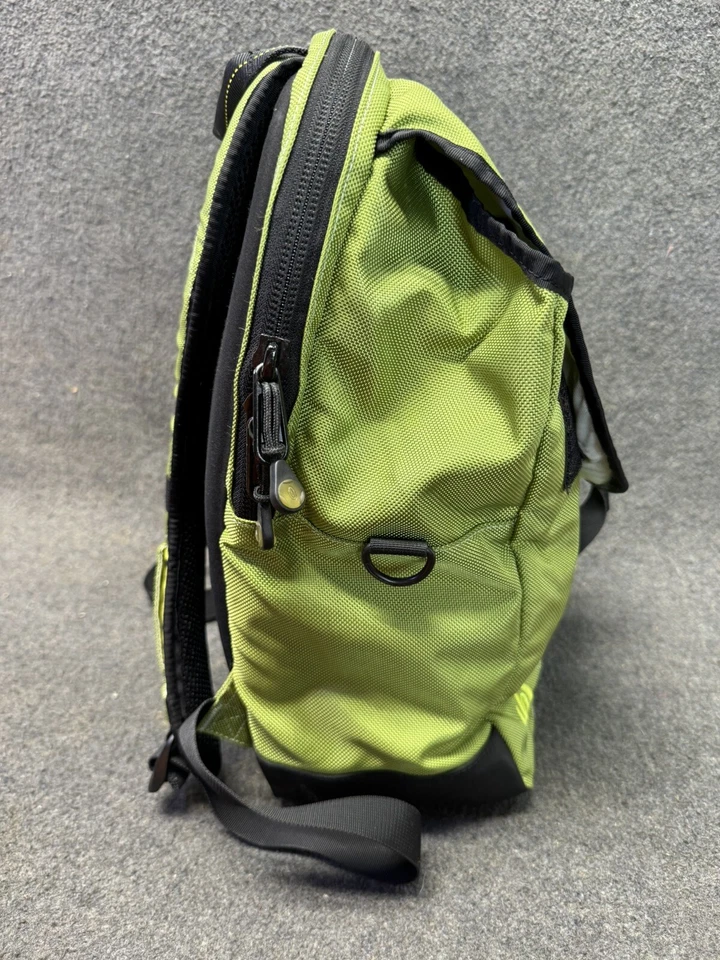 Mochila de nailon balístico Timbuk2 LULA verde lima y gris bolsa para computadora portátil paquete de día Foto 4 de 4