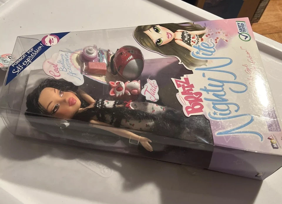 Muñeca MGA Bratz Nighty-Nite Jade (2008) ~ Completa Nueva *Caja Sellada* 👀🔥 Foto 4 de 4