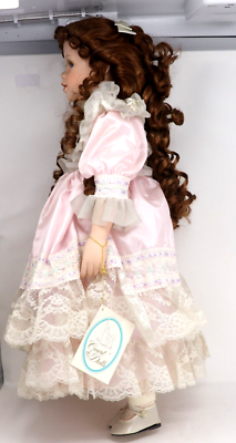 VTG Court of Dolls 