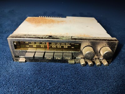79-83 Toyota Corona Factory Matsushita AM FM Radio W Amplifier 86120-20410 OEM