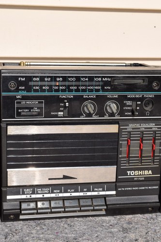 Toshiba RT-7025 Stereo Radio Cassette Recorder w/ EQ - Fully Working!!! - Picture 3 of 9
