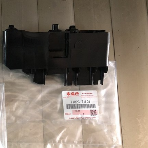 71823-71L01-000 Suzuki Holder,rr bumper side rr,r 7182371L01000