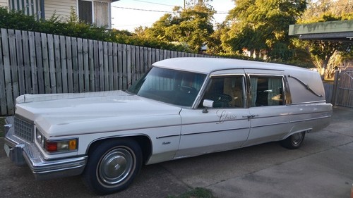 1976 Cadillac de Ville Hearse - Picture 3 of 8