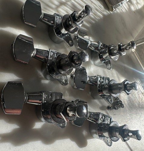 TUNERS Chrome 6 In Line DIE CAST Sealed. - Picture 5 of 6