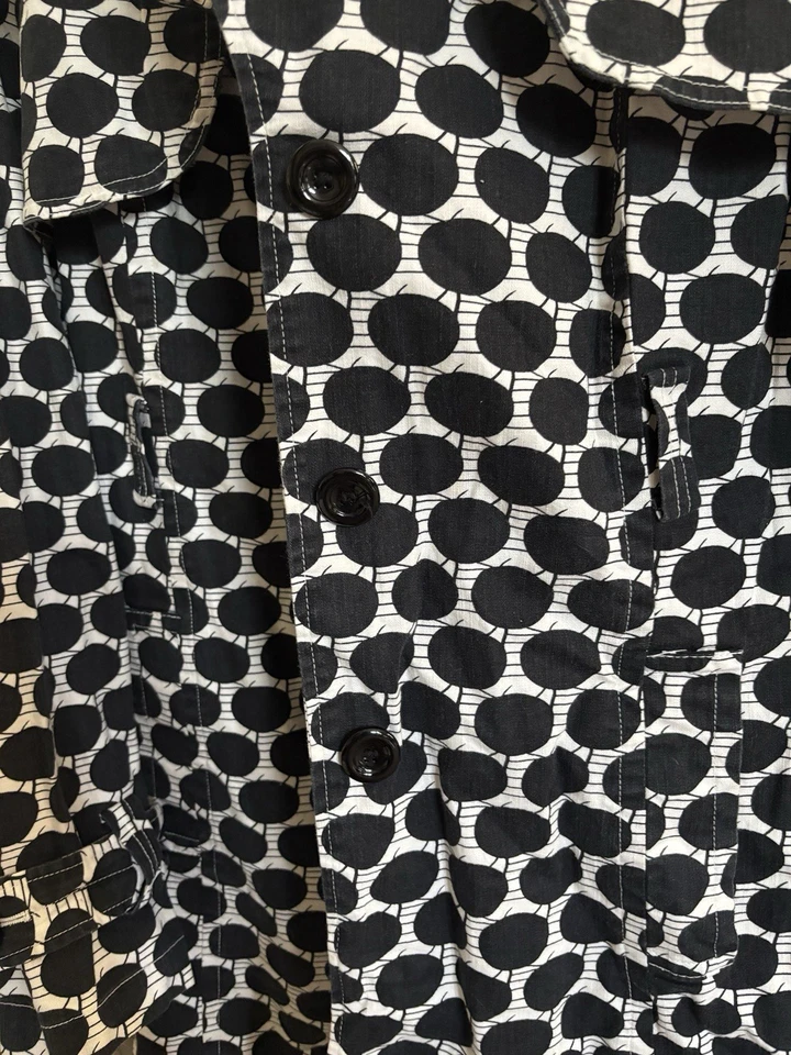 Gabardina Ambition blanca y negra a lunares talla grande Foto 4 de 4