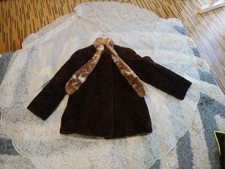 Brauner Frauen-Lammfell-Jacke mit Pelzkragen braun/weiß, getragen, Größe, ca. 36