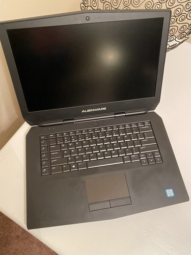 Alienware 15 i7-6th Gen - 16GB - 128 SSD - UHD - GTX 980M Win 10 - Picture 2 of 4