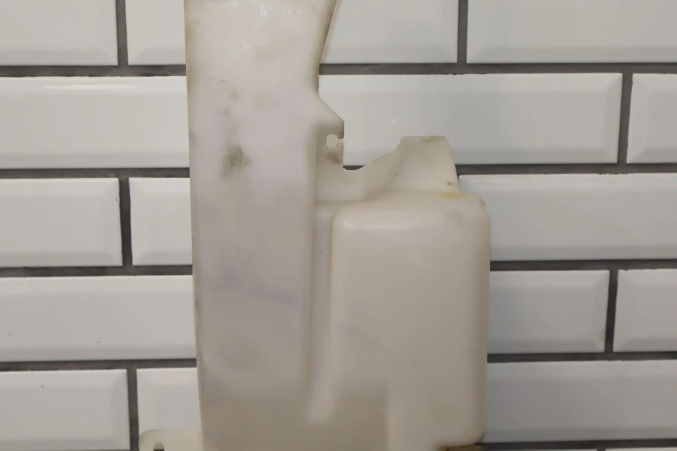 99-07 Chevy Silverado 2500HD OEM Windshield Washer Fluid Reservoir - Image 3 of 4