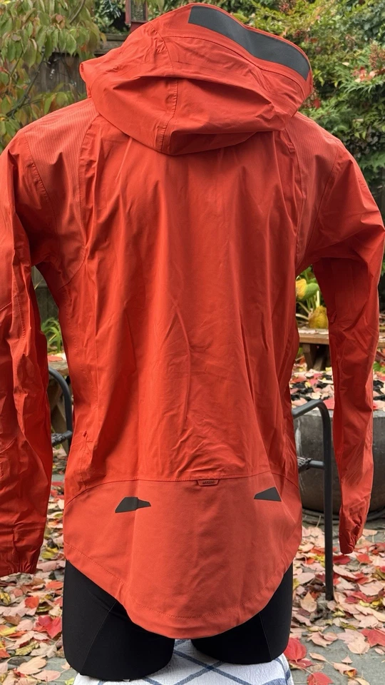 Endura MT500 Waterproof MTB Cycling Jacket. Size Medium. Orange - Image 4 of 4
