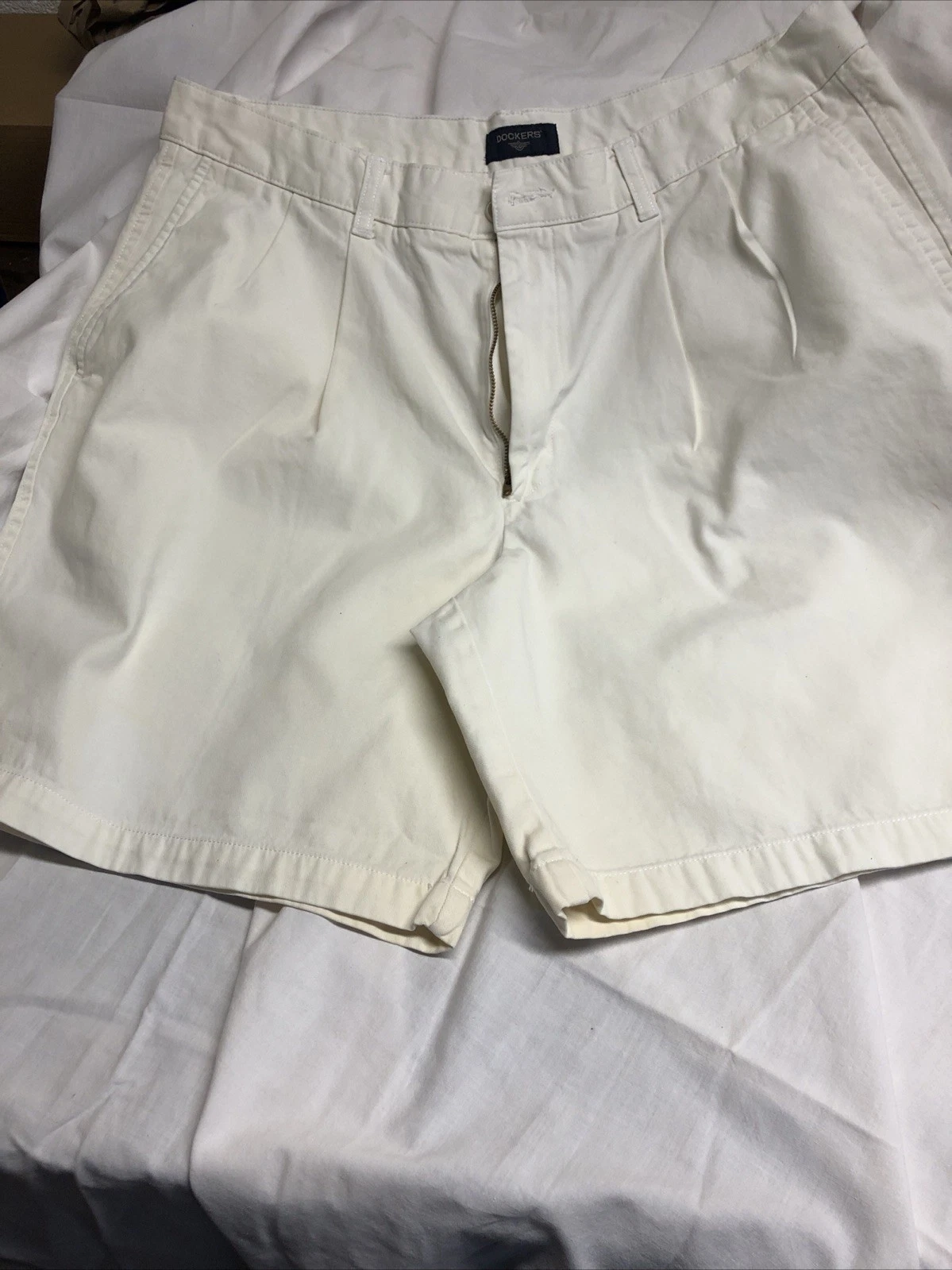 Men’s Dockers White Shorts Waist 36 100% Cotton