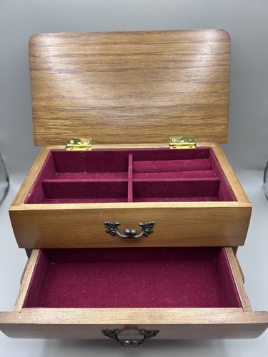 Beautiful Mele Musical Jewellery Box. Working Order. Lined Draws Great Condition - Picture 3 of 8