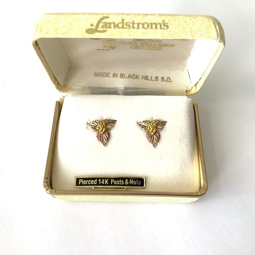 Black Hills Gold 10K Landstrom’s Tricolor Pierced Earrings Grape Leaves