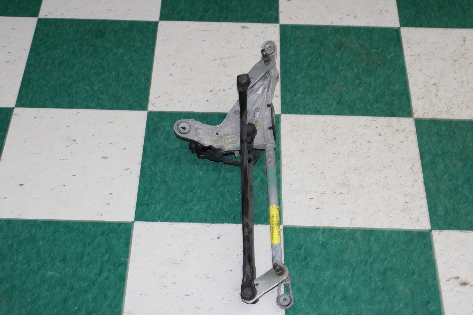 Maserati Ghibli 2014-2024 Front Windshield wiper assembly