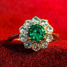 Solid 9ct Gold Emerald & Cubic Zirconia Cluster Ring (Size O ½)