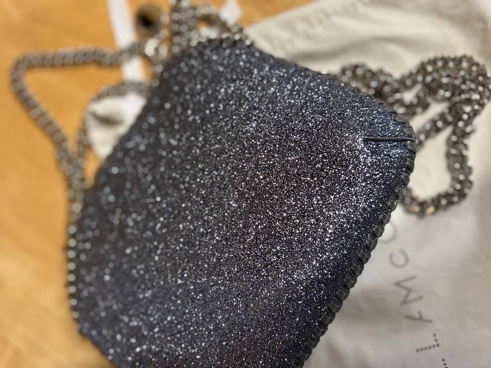 Hermosa bolsa Stella McCartney azul brillante con cadena plateada. Nunca usado. Nuevo con etiquetas Foto 3 de 4