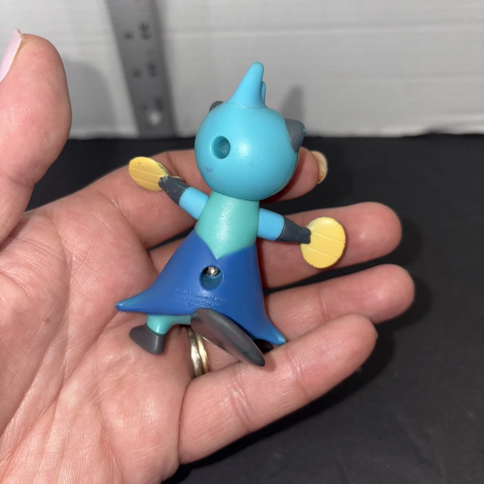 Figura de acción de juguete Nintendo McDonald's 2012 Dewott #2 Pokémon 3,25" azul y blanco Foto 3 de 4