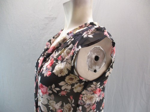 Marisol Size S Womens Black Floral V-Neck Short Sleeve Summer Shirt 7W-904 - Picture 4 of 9