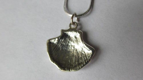 Sea Life Necklaces: Choice of Seahorse, Crab, Starfish, Shell ~ 20" Chain - Picture 17 of 17