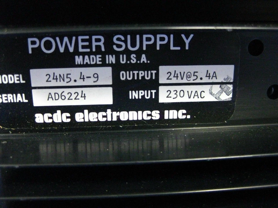 Fuente de alimentación ACDC Electronics 24N5.4-9 24V@5.4A, 230 VAC Foto 2 de 4