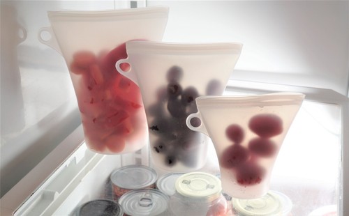 Set Of Three Silicone Ziplock Kitchen Food Storage Bag - Picture 5 of 6