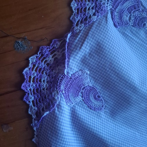 RETRO Vintage half apron Cotton 1970s PURPLE HAND CROTCHET ladies Gingham Apron - Picture 11 of 14