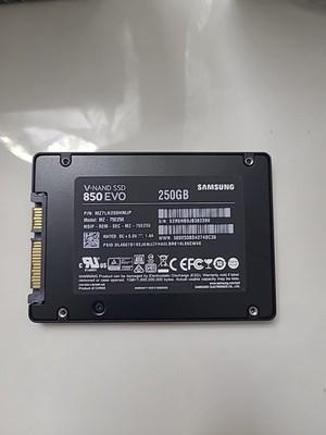 Samsung 850 EVO 250 GB 2.5 Zoll SATA-III 6 Gb/s MZ-75E250 SSD 