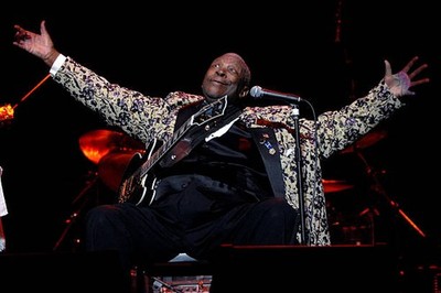 Blues guitarist BB King performs at the Sinatra theater on May 3 2- Old Photo 4