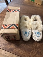 Vtg Native American Moccasins Infant Size, Never Worn, Made in the USA Fur Lined