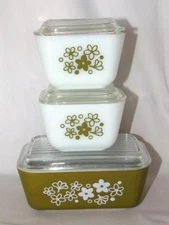 3 Vintage Glass PYREX Lidded Refrigerator Storage Dishes, Avocado Spring Blossom