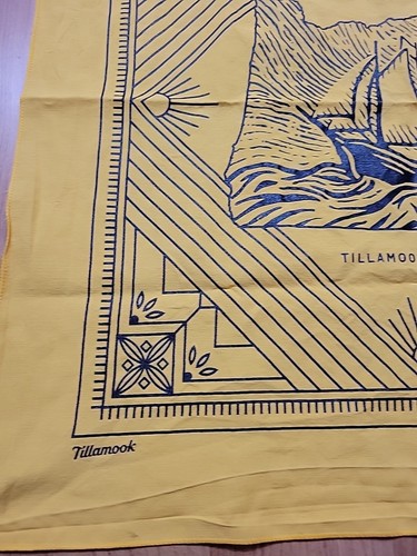 Sciarpa Bandana Tillamook Formaggio Oregon Tutto Cotone Giallo 20" Quadrata - Foto 4 di 6