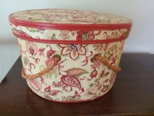 VINTAGE COTTAGE 1940s Sewing, Storage BOX QUILTED FLOWERS 11"Wx8"deep