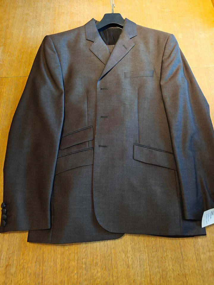 Jump The Gun 3 button 'Mod' style 2-piece suit. Brand new with tag - Image 2 of 4