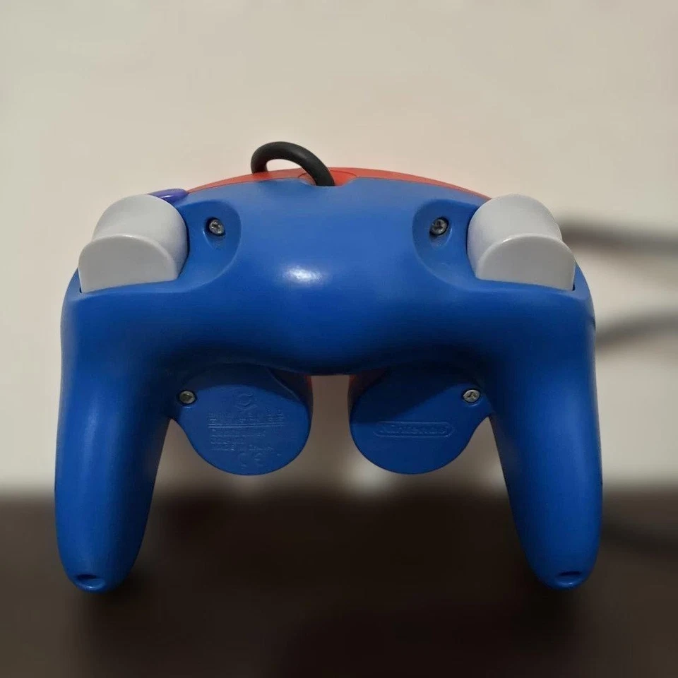 GameCube Controller Club Nintendo Mario Limited Red - Image 2 of 3