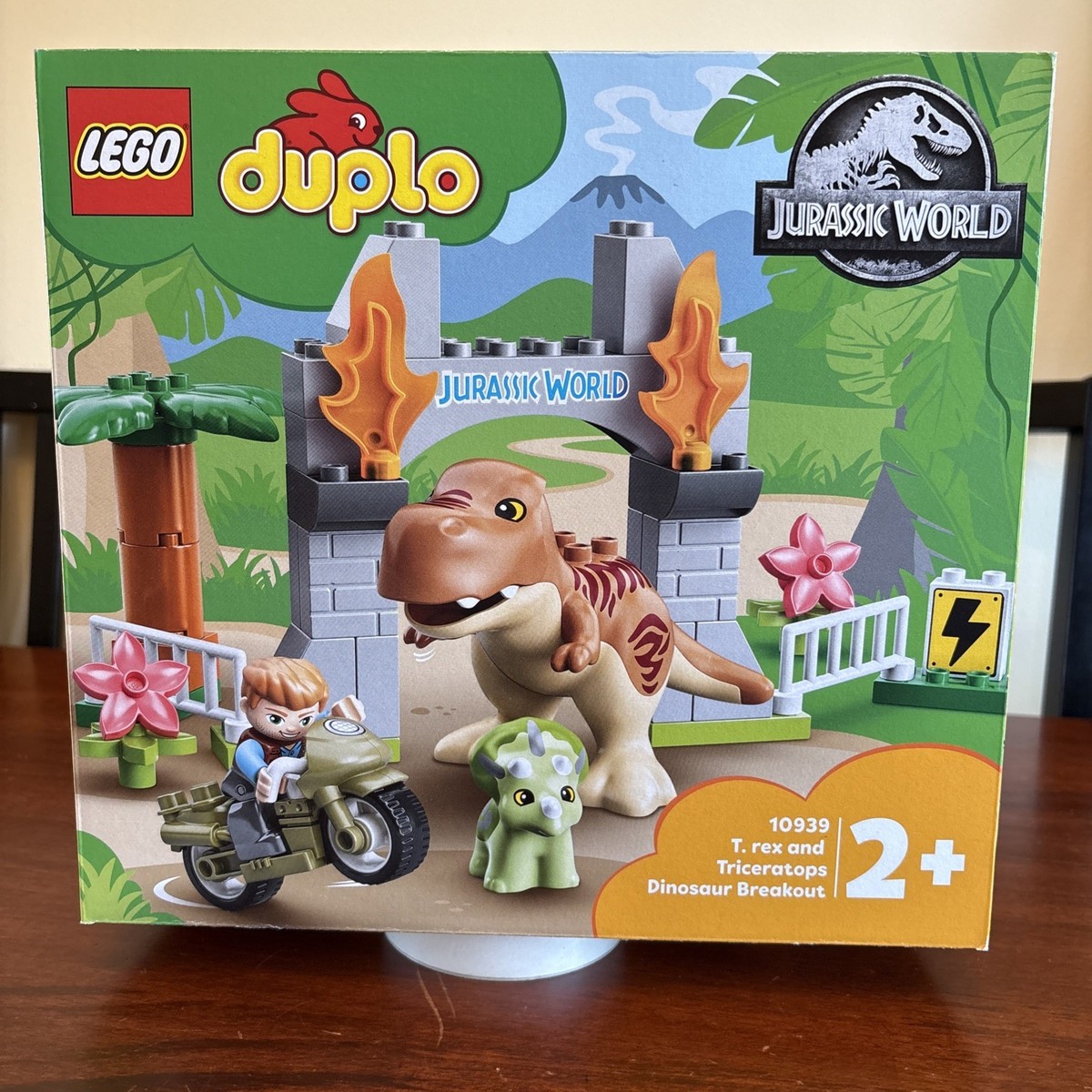 LEGO DUPLO (10939) Jurassic World T-Rex Triceratops Dinosaur