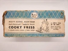 Vintage 1940's Maid of Honor Cooky Press Sold by Sears w/30 Designs In Box
