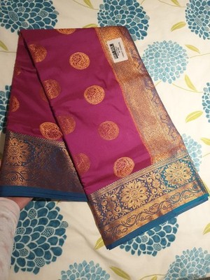 Schöner traditioneller indischer weicher Seidensari reich Pallu Arbeit Party Kleidung