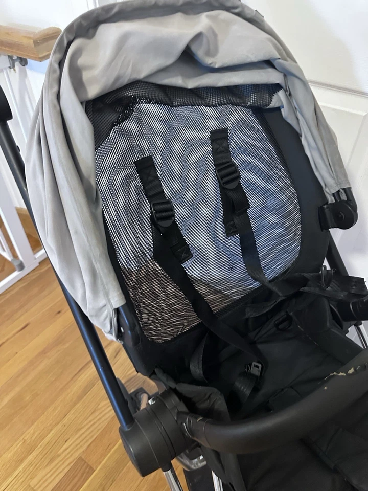 Carrinho Cybex Platinum Mios cromado/preto quadro assento cinza Manhattan - Imagem 3 de 4