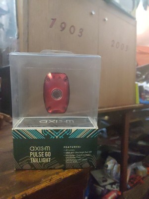 axiom pulse 60 led tail light