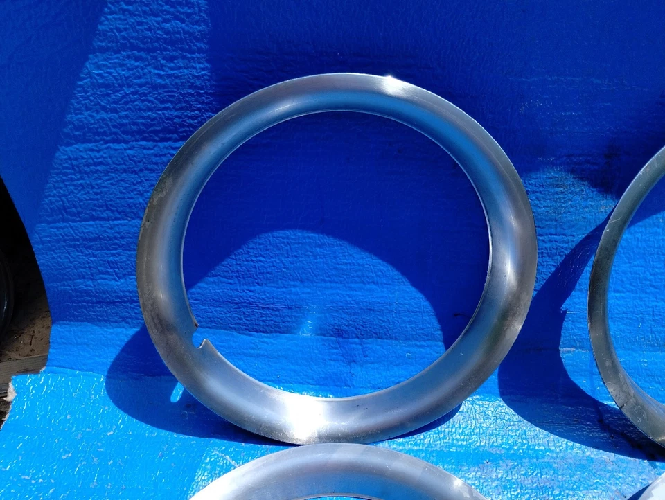 91-00 Dodge Dakota 52006104-85501 15" Juego de 4 anillos de moldura de rueda de acero Foto 2 de 4