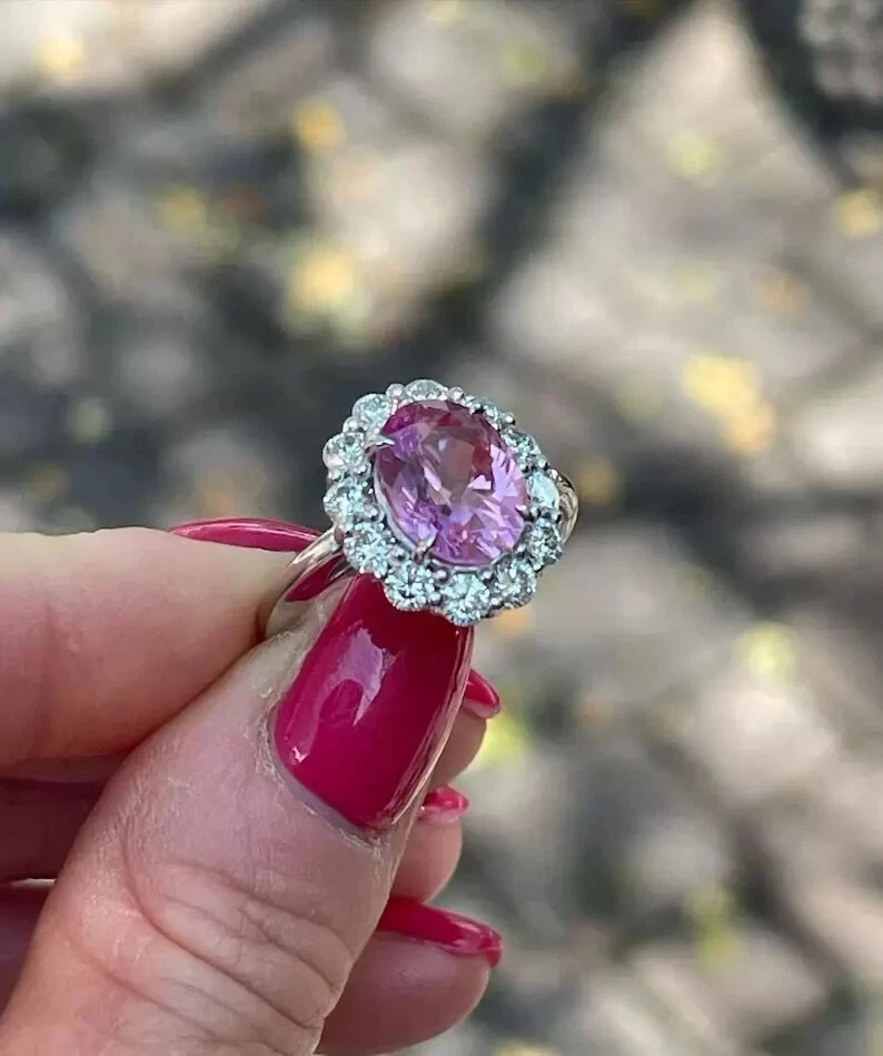 Anillo de compromiso de diamantes con zafiro rosa natural ovalado de 4,48 quilates de plata de ley 925 7 Foto 2 de 4