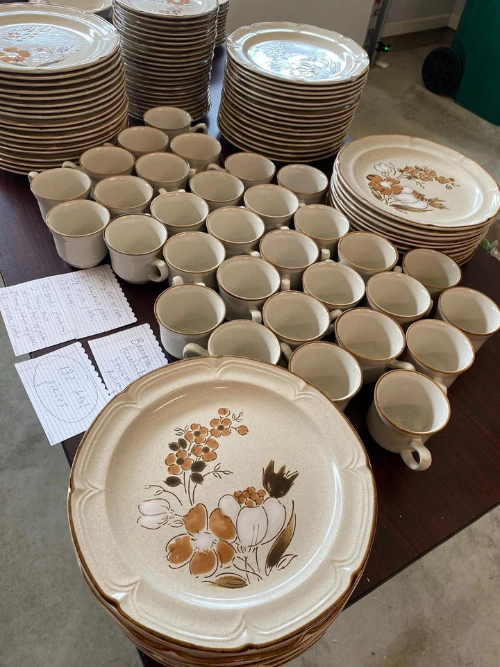 Conjunto de jantar barroco Hearthside grés feira de outono 182 peças APENAS RETIRADA LOCAL - Imagem 3 de 4