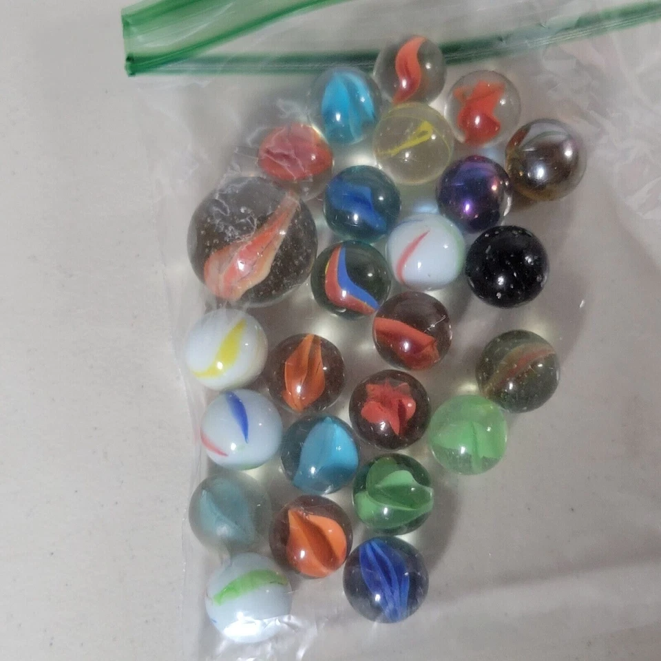 Lote de 25 canicas de vidrio colorido de colección de colores estilos tamaños surtidos Foto 4 de 4